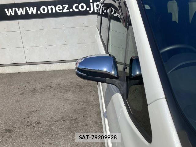 Toyota VOXY 2021-04 8210918-14