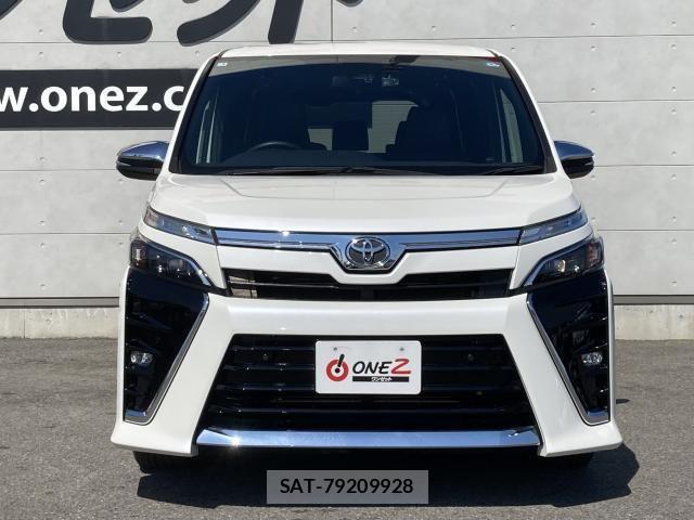 Toyota VOXY 2021-04 8210918-5