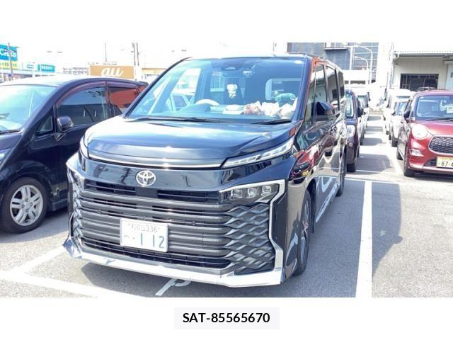 Toyota VOXY 2022-03 8210917-0
