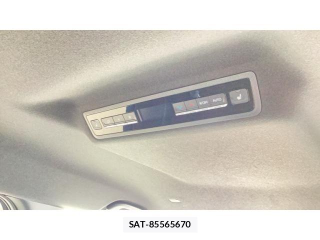 Toyota VOXY 2022-03 8210917-9