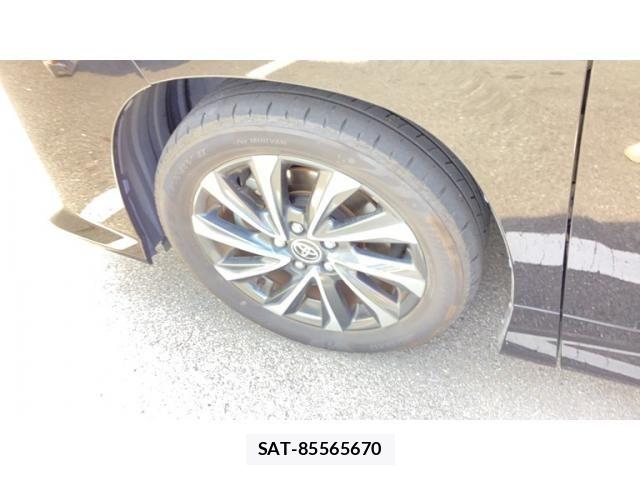 Toyota VOXY 2022-03 8210917-3