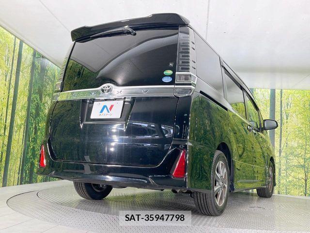 Toyota VOXY 2018-11 8210932-16