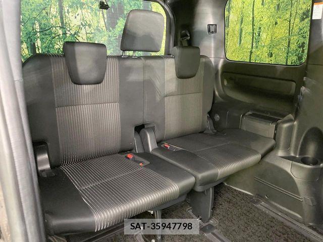 Toyota VOXY 2018-11 8210932-8