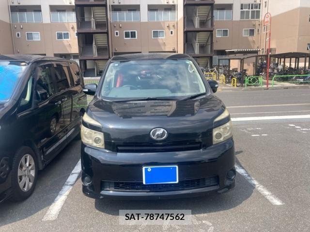 Toyota VOXY 2007-11 8232336-0