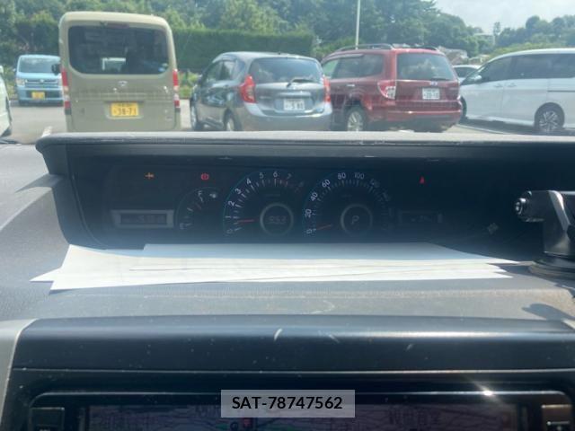 Toyota VOXY 2007-11 8232336-25