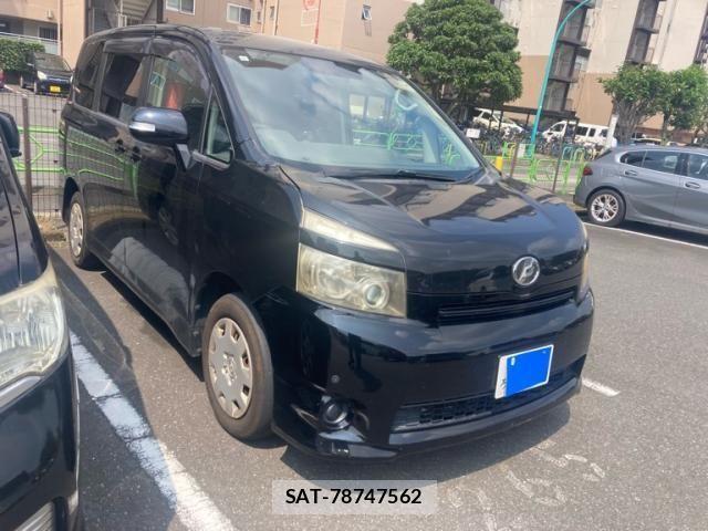 Toyota VOXY 2007-11 8232336-2