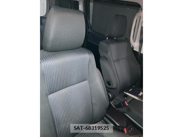 Toyota VOXY 2015-07 8232331-15