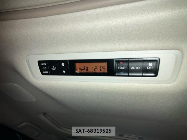 Toyota VOXY 2015-07 8232331-18