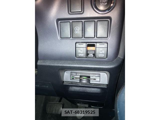Toyota VOXY 2015-07 8232331-23