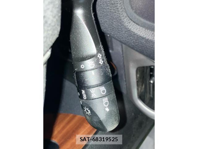 Toyota VOXY 2015-07 8232331-28