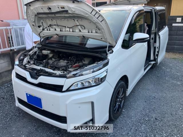 Toyota VOXY 2019-11 8232328-0