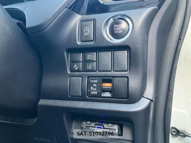 Toyota VOXY 2019-11 8232328-19