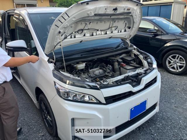 Toyota VOXY 2019-11 8232328-1