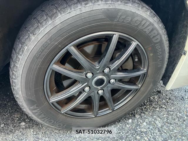 Toyota VOXY 2019-11 8232328-7
