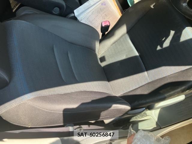 Toyota VOXY 2007-08 8232339-10