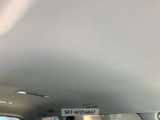 Toyota VOXY 2007-08 8232339-12