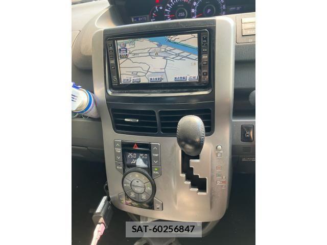 Toyota VOXY 2007-08 8232339-14