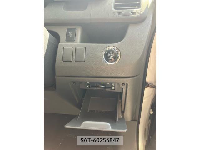 Toyota VOXY 2007-08 8232339-7