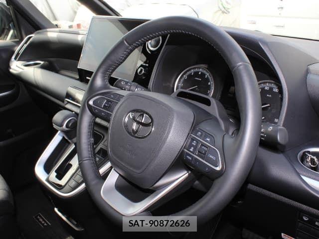 Toyota VOXY 2022-03 8232324-13