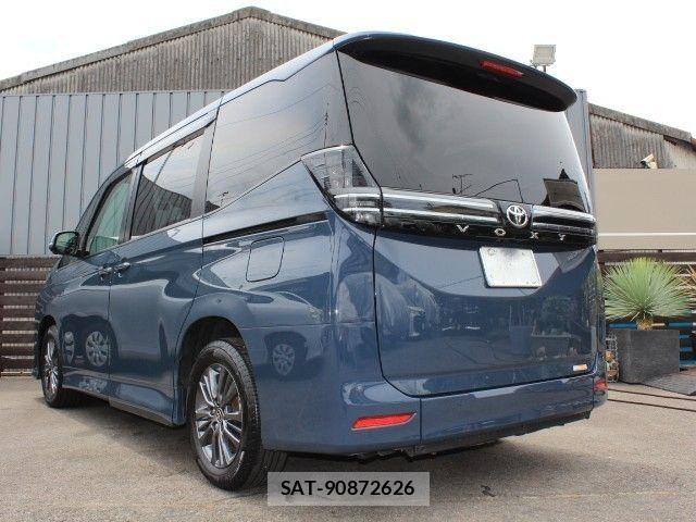 Toyota VOXY 2022-03 8232324-27
