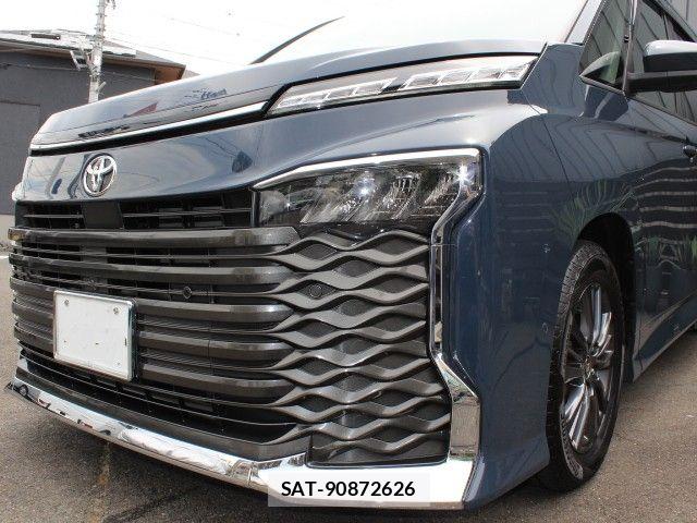 Toyota VOXY 2022-03 8232324-28