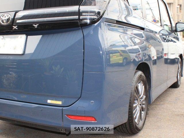 Toyota VOXY 2022-03 8232324-29