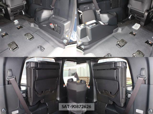 Toyota VOXY 2022-03 8232324-5