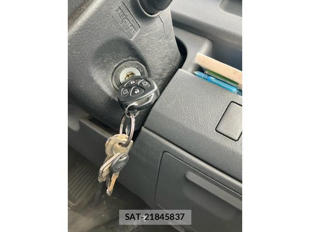 Toyota VOXY 2009-03 8232343-11
