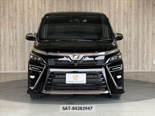 Toyota VOXY 2020-05 8232325-15