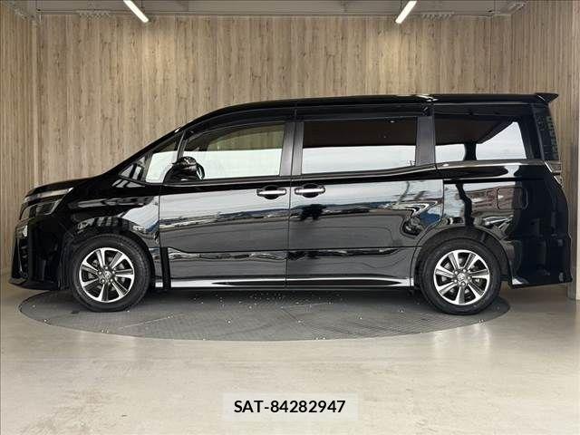 Toyota VOXY 2020-05 8232325-21