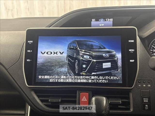 Toyota VOXY 2020-05 8232325-3