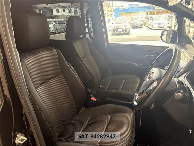 Toyota VOXY 2020-05 8232325-8