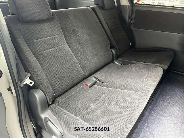 Toyota VOXY 2009-07 8232338-8