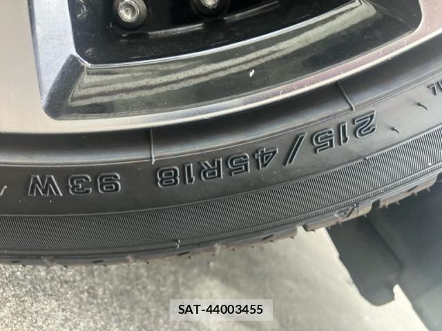 Toyota VOXY 2014-09 8232334-9