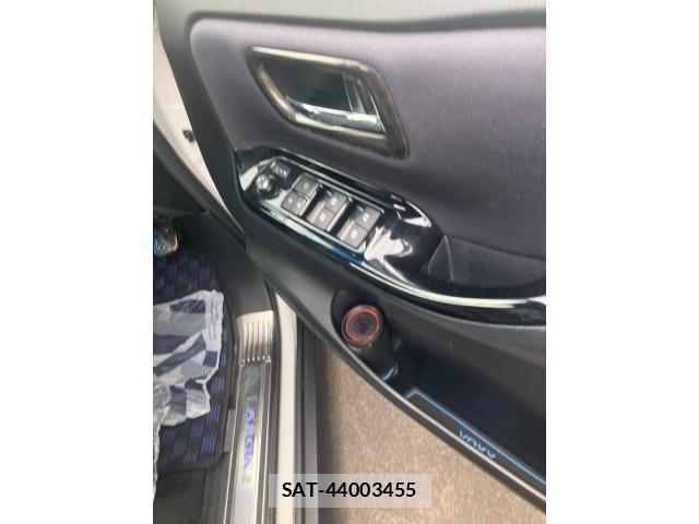 Toyota VOXY 2014-09 8232334-15