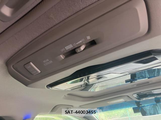 Toyota VOXY 2014-09 8232334-17