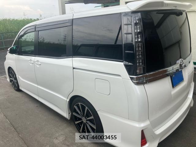 Toyota VOXY 2014-09 8232334-5