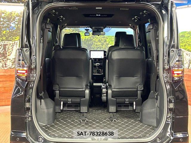 Toyota VOXY 2023-08 8232323-10