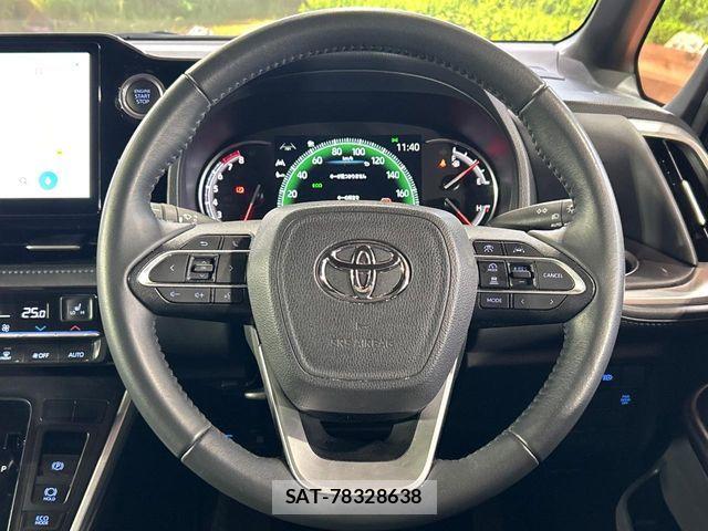 Toyota VOXY 2023-08 8232323-11