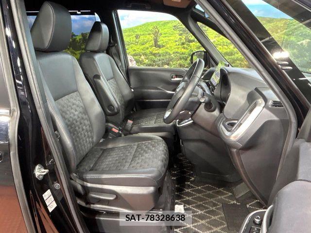 Toyota VOXY 2023-08 8232323-7