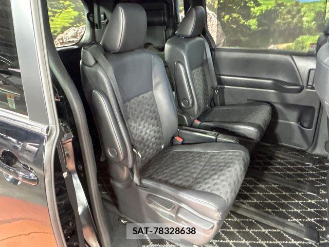 Toyota VOXY 2023-08 8232323-8