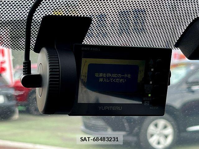Toyota VOXY 2013-06 8232332-10