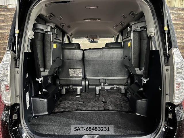 Toyota VOXY 2013-06 8232332-21