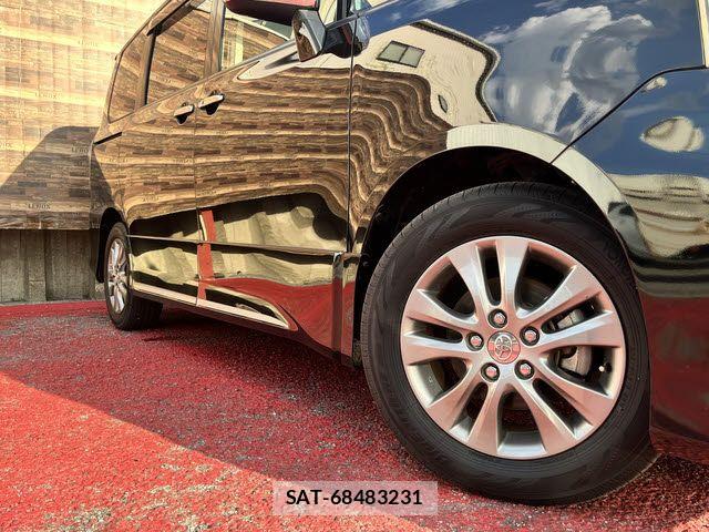 Toyota VOXY 2013-06 8232332-26