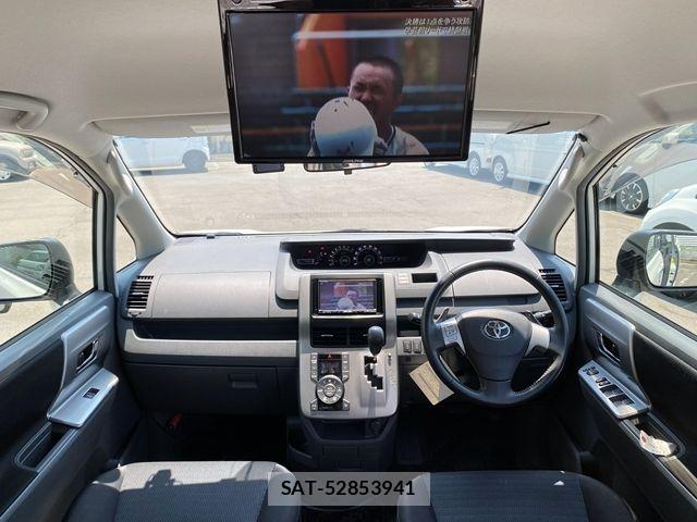 Toyota VOXY 2009-07 8232337-12