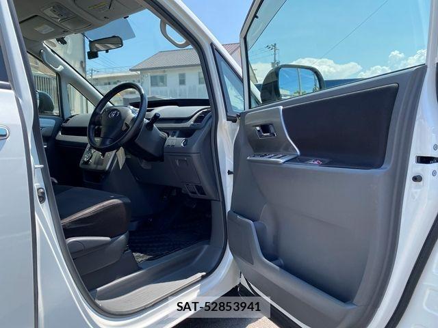 Toyota VOXY 2009-07 8232337-13