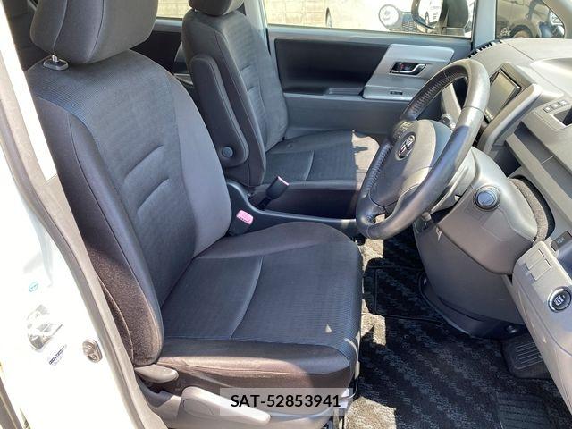 Toyota VOXY 2009-07 8232337-14