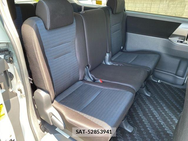 Toyota VOXY 2009-07 8232337-16