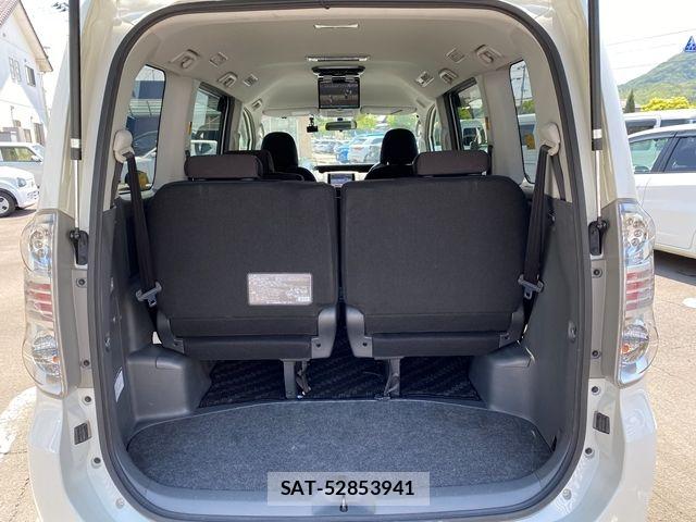 Toyota VOXY 2009-07 8232337-18