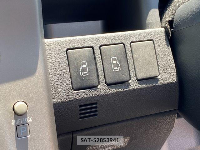 Toyota VOXY 2009-07 8232337-22